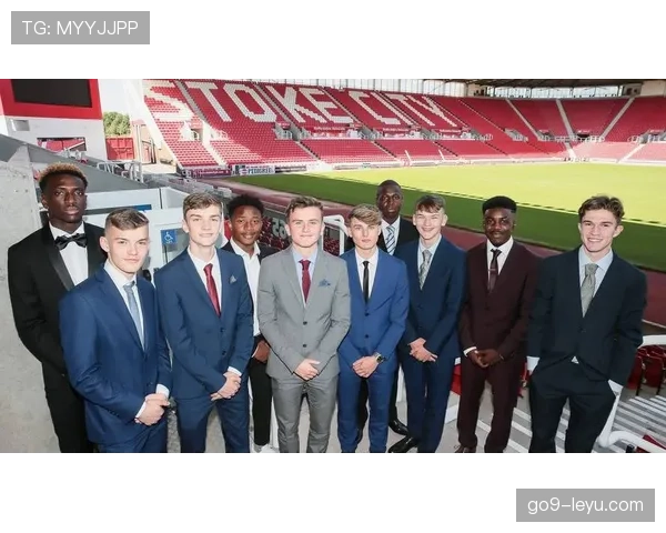 斯托克城转会传闻持续发酵,俱乐部未来走向引关注 斯托克城转会传闻持续发酵,俱乐部未来走向引关注