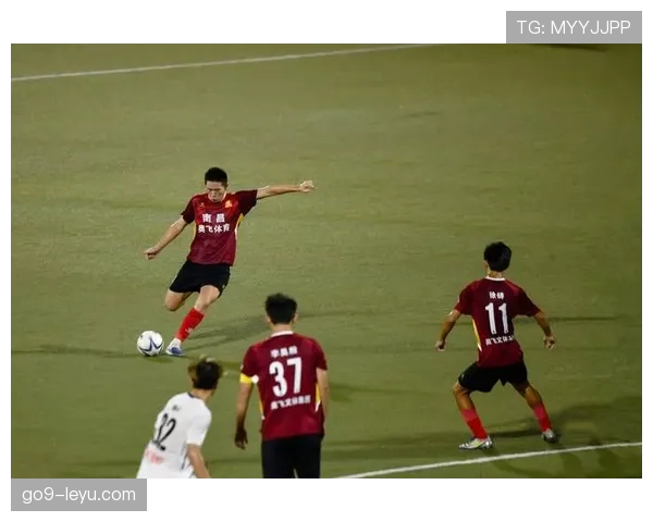 西甲战火再燃!强强对话引爆球迷热情,精彩进球点燃赛场 西甲战火再燃!强强对话引爆球迷热情,精彩进球点燃赛场