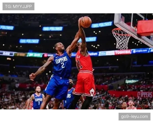 莫布里利用内线挡拆拉开空间，提升球队关键得分效率